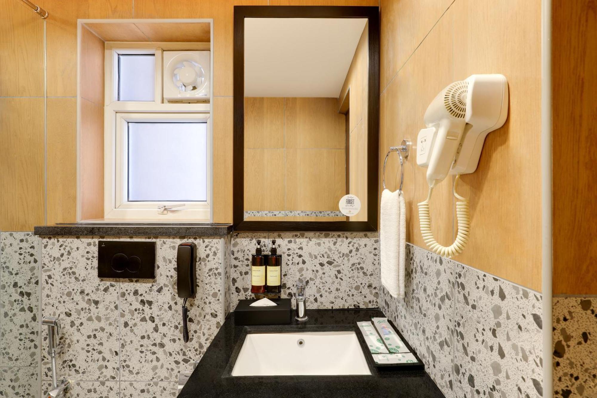 Lemon Tree Suites, Whitefield, Bengaluru Exteriör bild