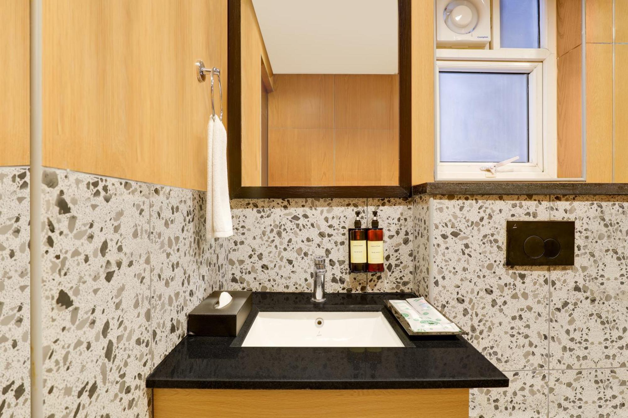 Lemon Tree Suites, Whitefield, Bengaluru Exteriör bild